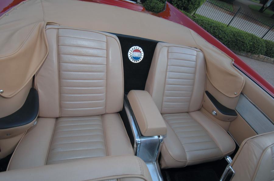 Интерьер Chrysler 300F Convertible (845) 1960 года  (фото 17 из 51)